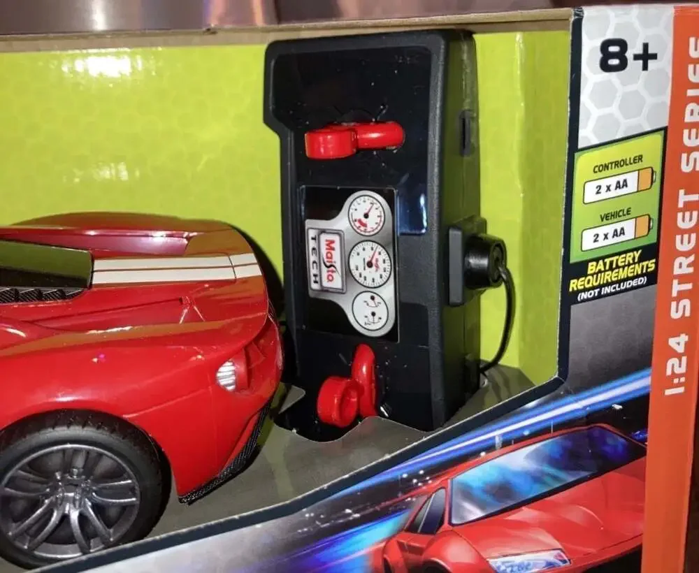 Maisto Tech R/C 1:24 Street Series Ford GT Remote‎ Control Car, Red